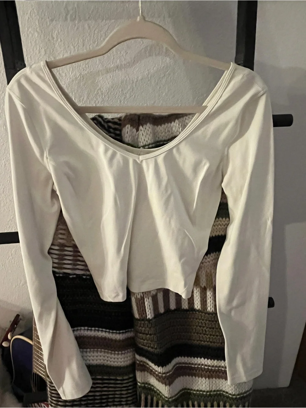 lululemon athletica Cream V‑Neck Long Sleeve Crop Top